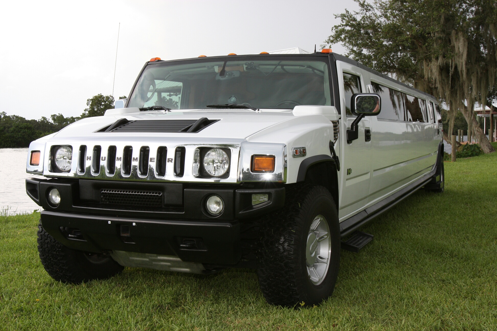 Clermont White Hummer Limo 
